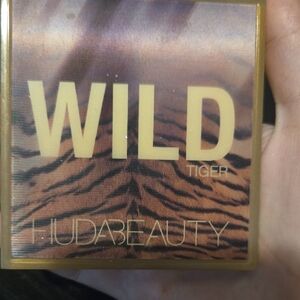 HUDA BEAUTY Wild tiger Eyeshadow Palette